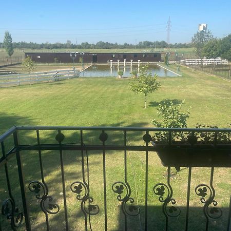 Kastelykert Fogado Hotell Szeged Exteriör bild