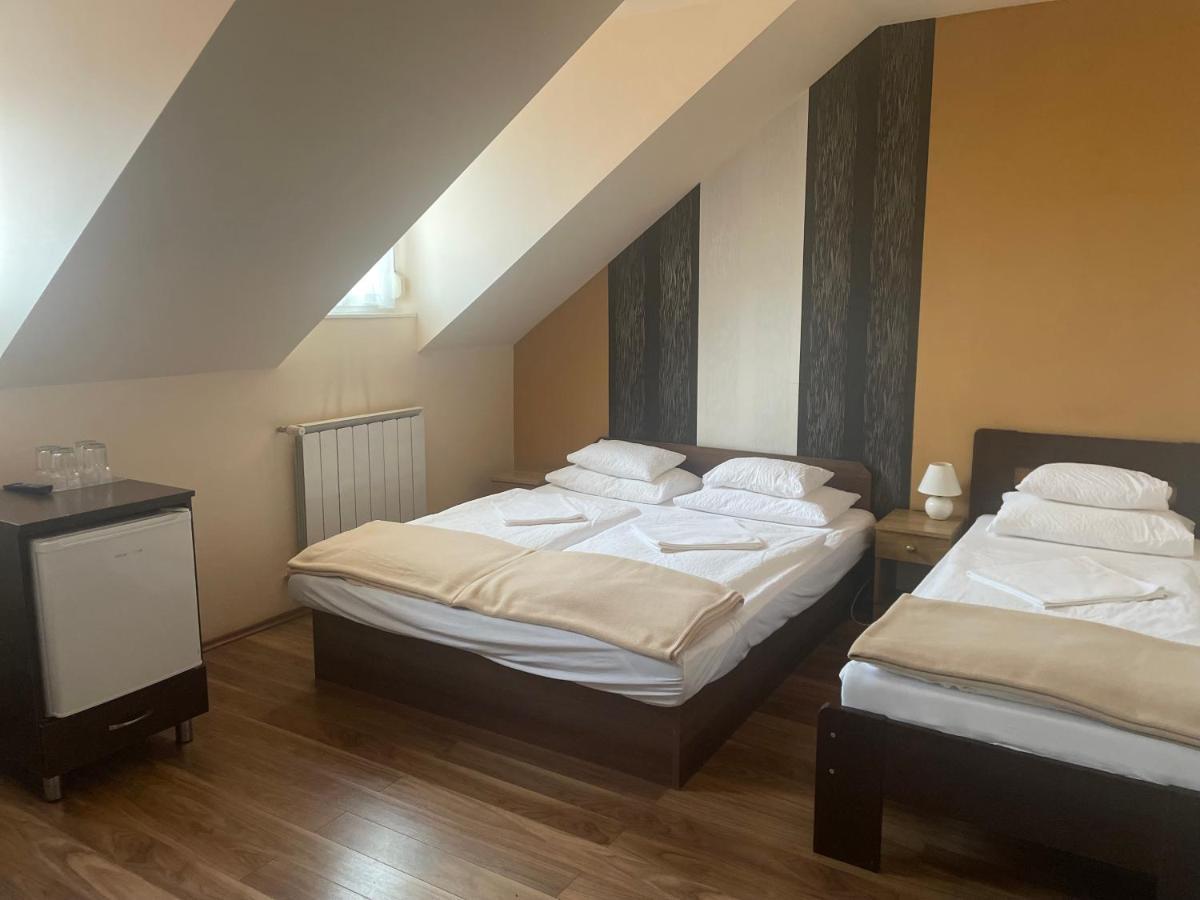 Kastelykert Fogado Hotell Szeged Exteriör bild