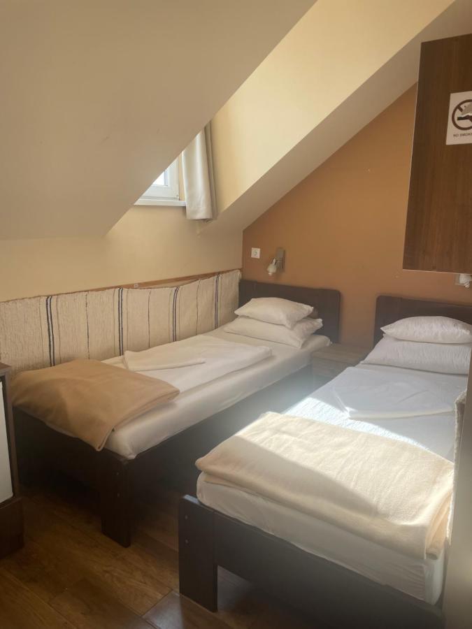 Kastelykert Fogado Hotell Szeged Exteriör bild