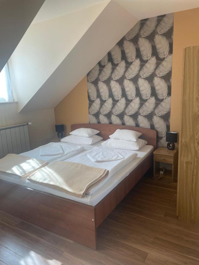 Kastelykert Fogado Hotell Szeged Exteriör bild