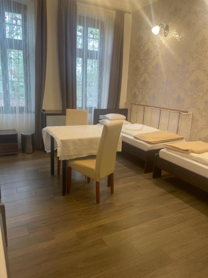 Kastelykert Fogado Hotell Szeged Exteriör bild