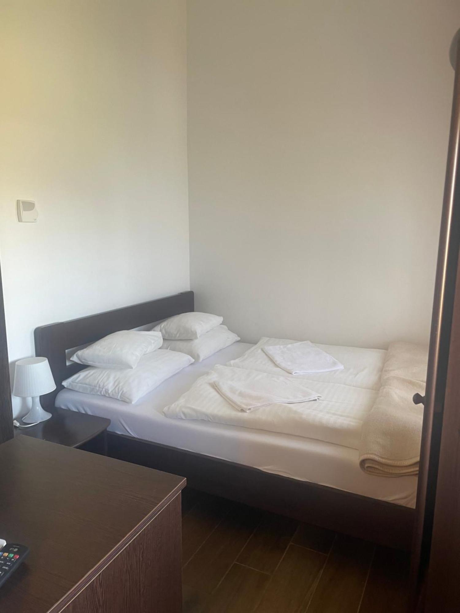 Kastelykert Fogado Hotell Szeged Exteriör bild