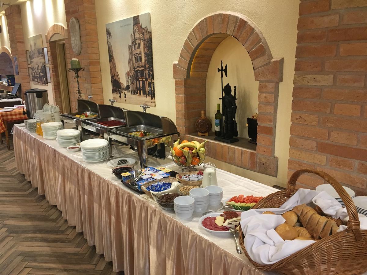 Kastelykert Fogado Hotell Szeged Exteriör bild