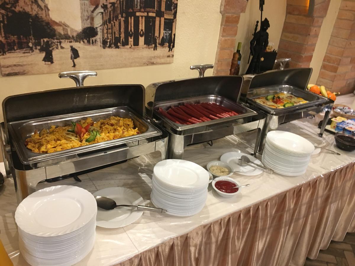 Kastelykert Fogado Hotell Szeged Exteriör bild