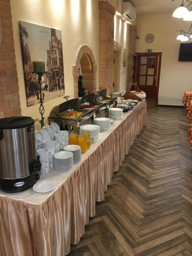 Kastelykert Fogado Hotell Szeged Exteriör bild